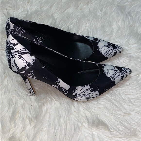 Guess Heels - Picture 2 of 5